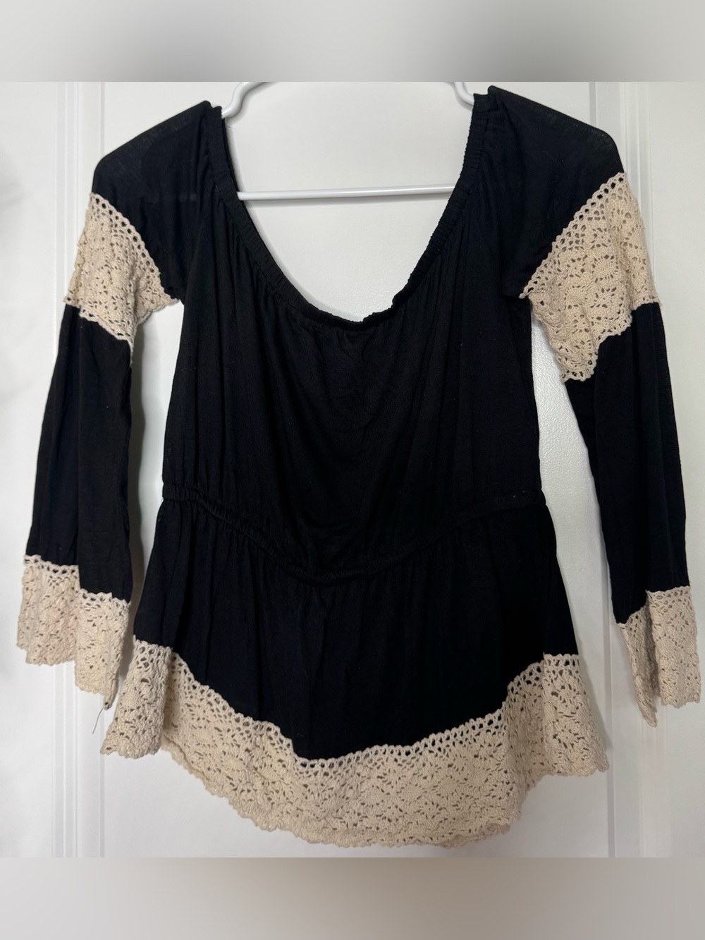 Double Zero Black Peasant Tunic with Cream Crochet Trim flowy babydoll size LG